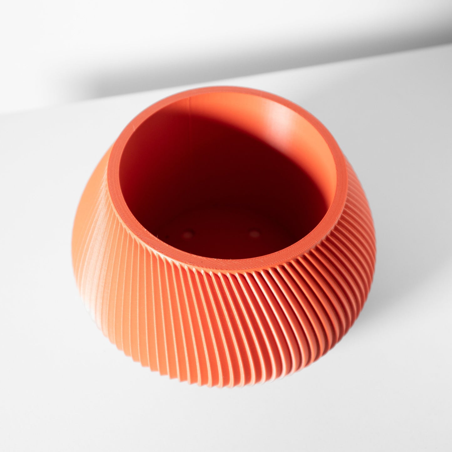 Moderner Blumentopf mit Drainage "Ivad"| Exklusiv 3D gedruckter Topf für Blumen & Pflanzen